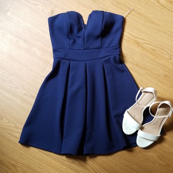 Windsor Dresses & Skirts - Windsor Navy Blue strapless vneck skater dress